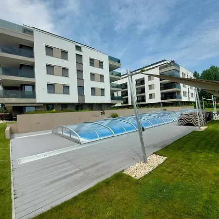 Beach&pool Apartment Balatonfured